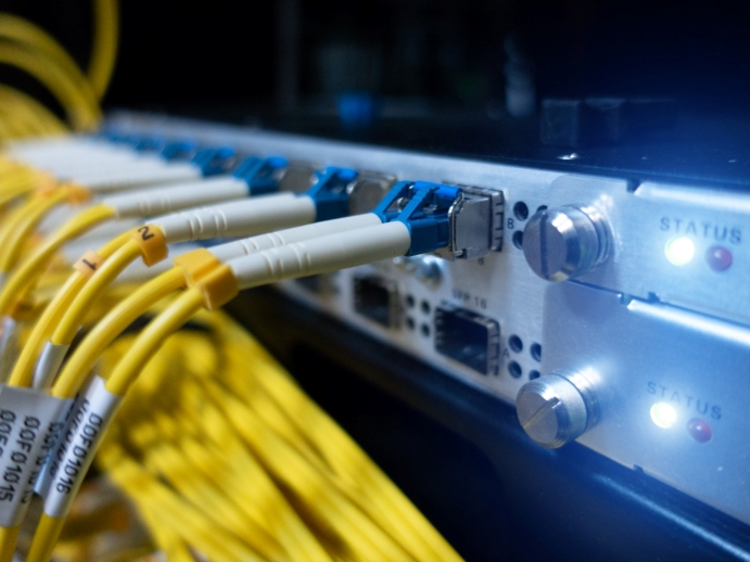Fiberkablar i nätverksväxel — telefoniinfrastruktur